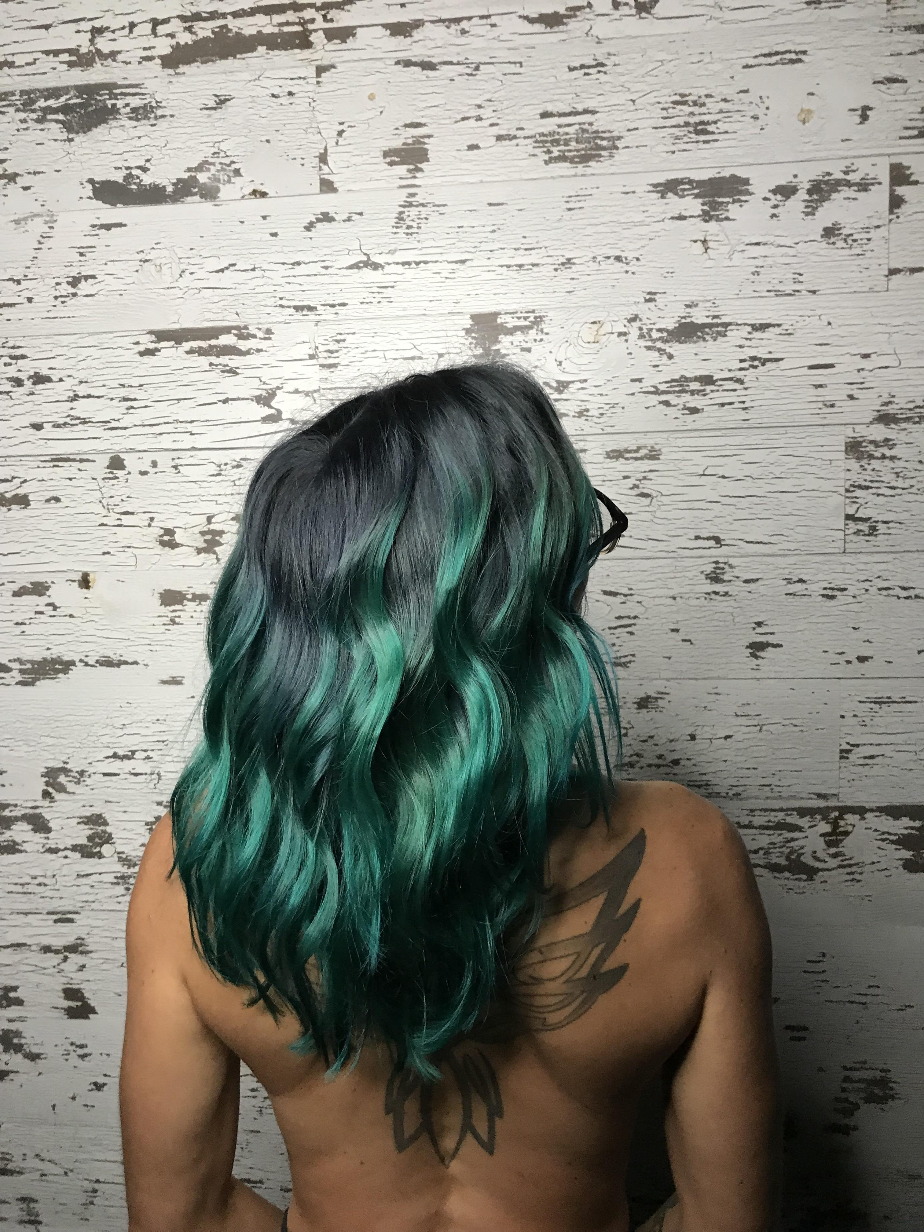 808 Hair Salon